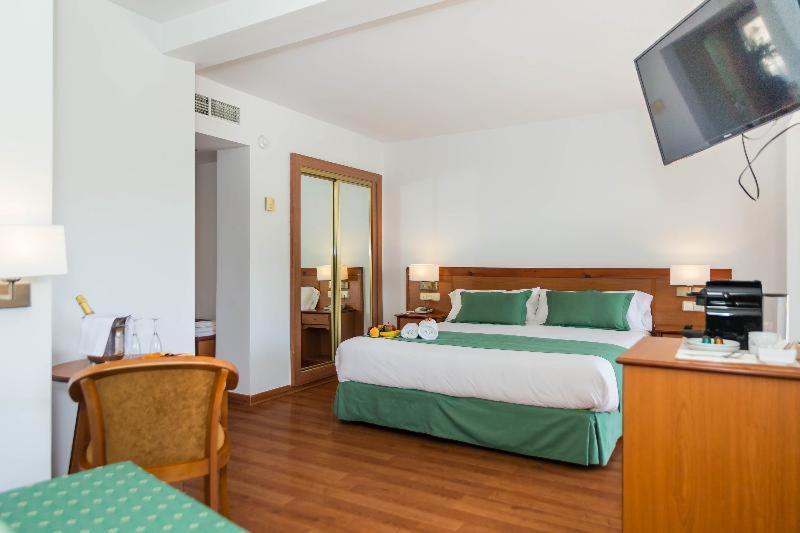 AluaSoul Costa Málaga - Adults recommended Hotel Torremolinos Szoba fotó